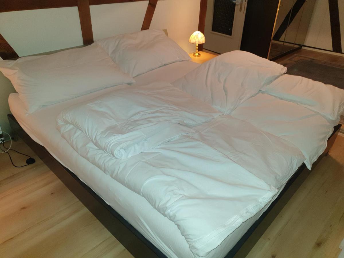 Mornag Ag Ferien Wohnung 베젠 외부 사진